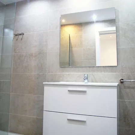 2 Min Walk To - Private Solarium Casa vacanze *